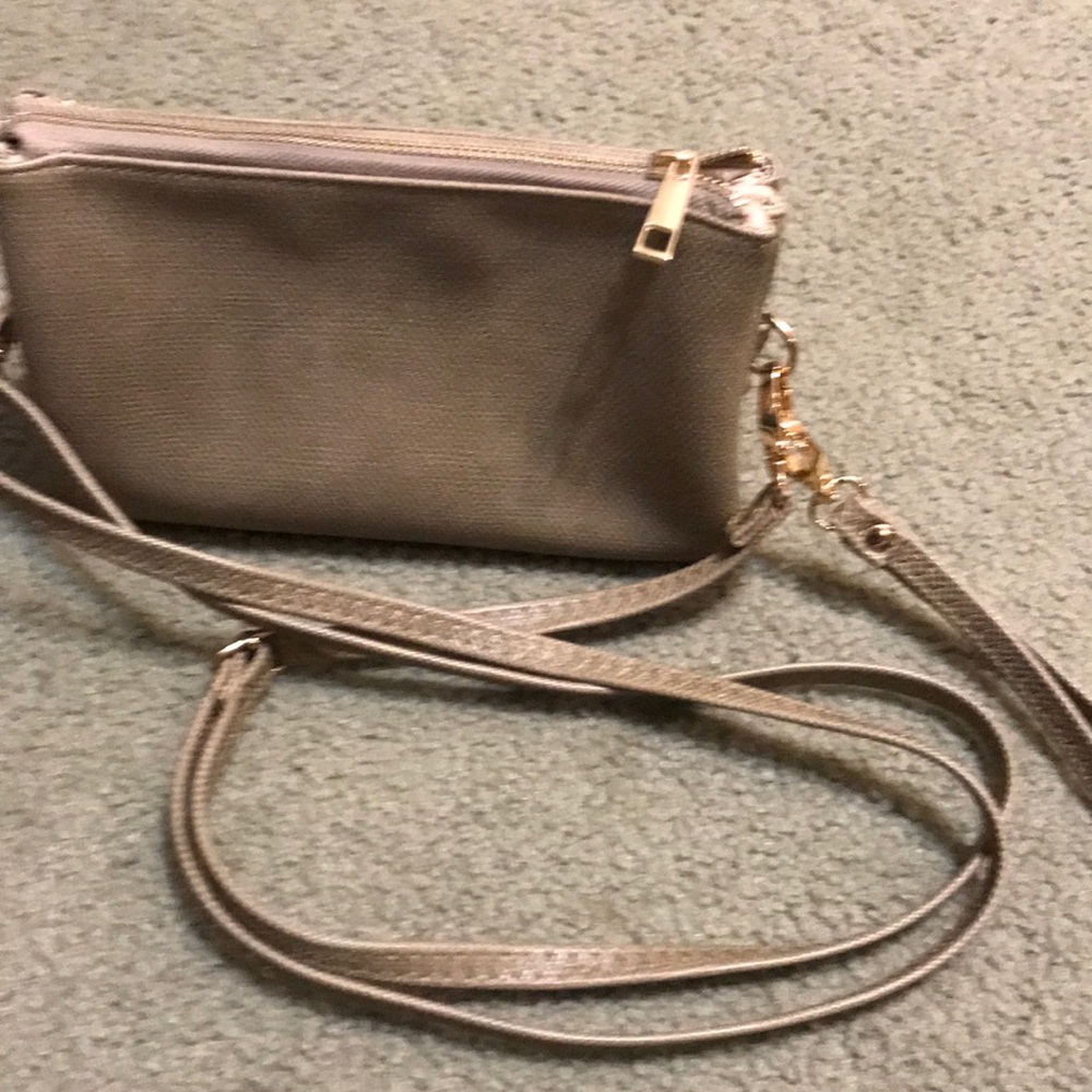 Purse never used still new